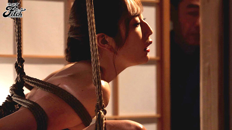 麻縄解禁！若い巨乳未亡人を縛り上げる油緊縛 叔父の淫靡な調教 菊乃らんのサンプル画像15