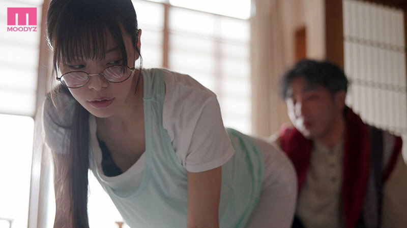 訪問先の異常なワケアリ住人に卑猥ランジェリーを着させられ監禁調教にイキ堕ちた地味メガネ美乳介護士 八木奈々のサンプル画像13
